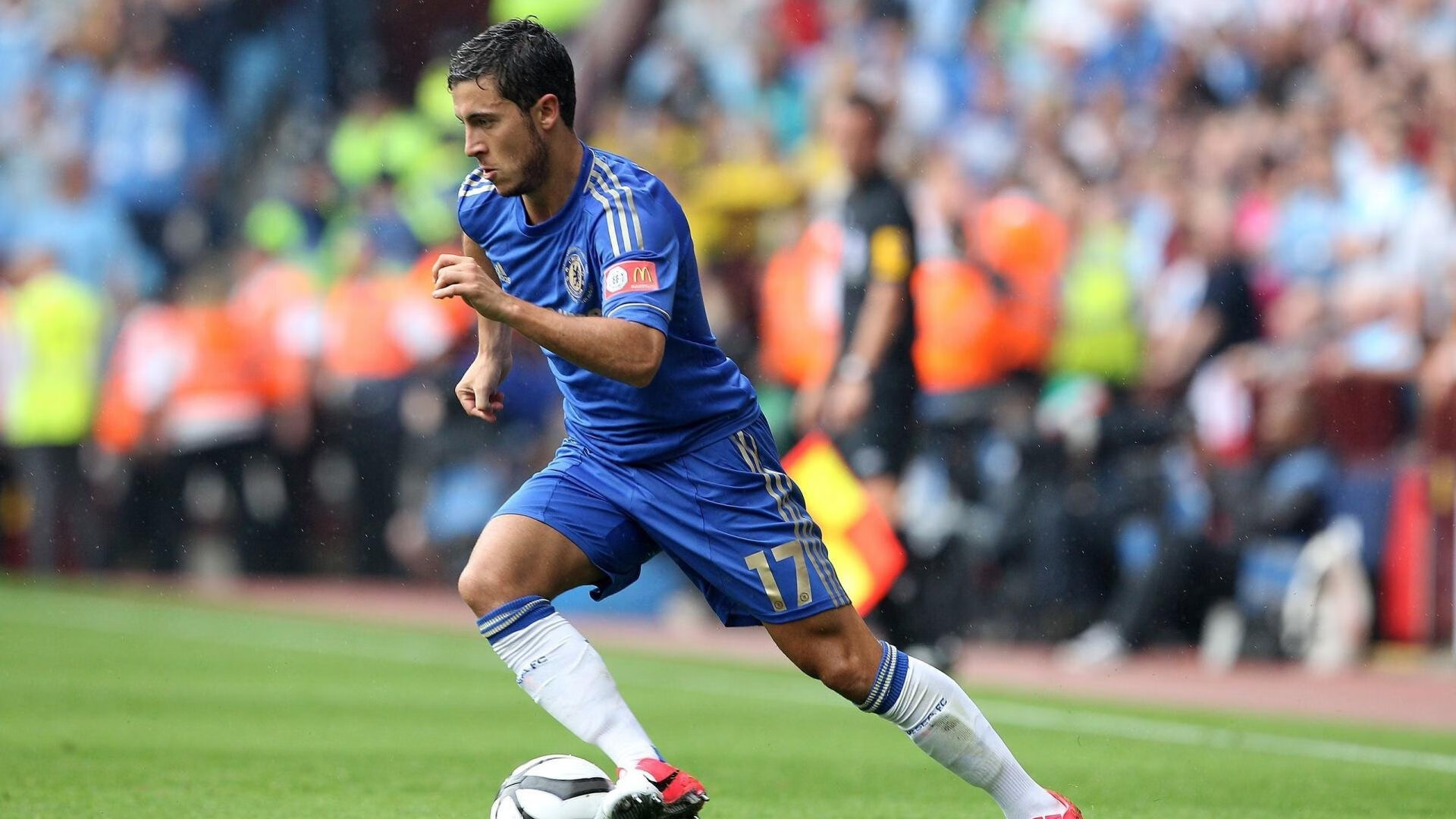 《电竞场馆未来设计：智能化引领体验新高度》，电竞场馆效果图