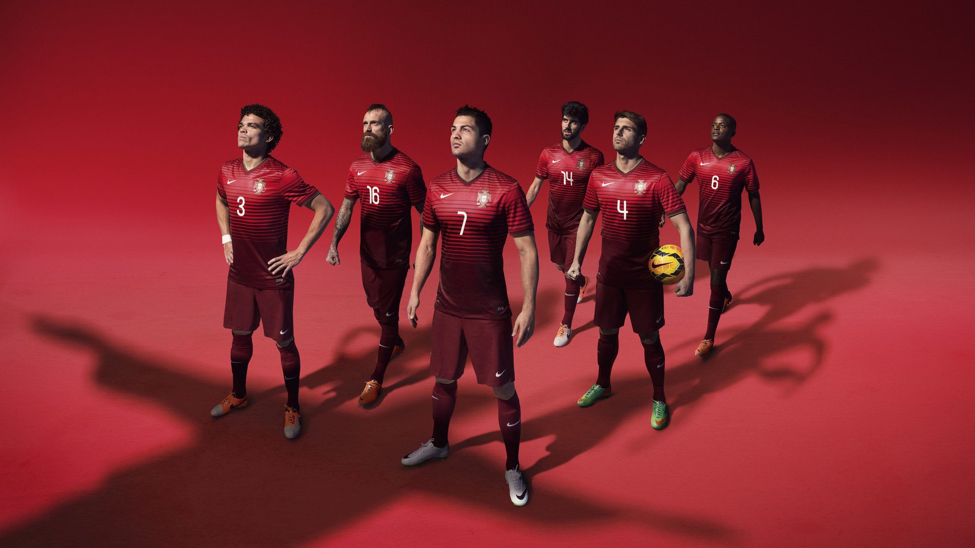 开云官方平台-临场应变：天气突变带来的战术博弈，临场变化